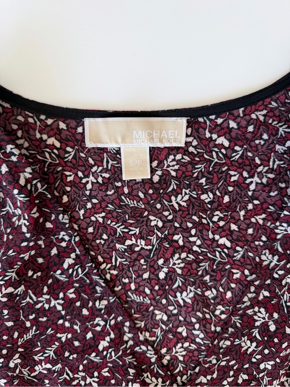 Michael Kors Floral Smocked Mini Dress Burgundy Long Sleeve V-Neck Size S - Picture 3 of 16